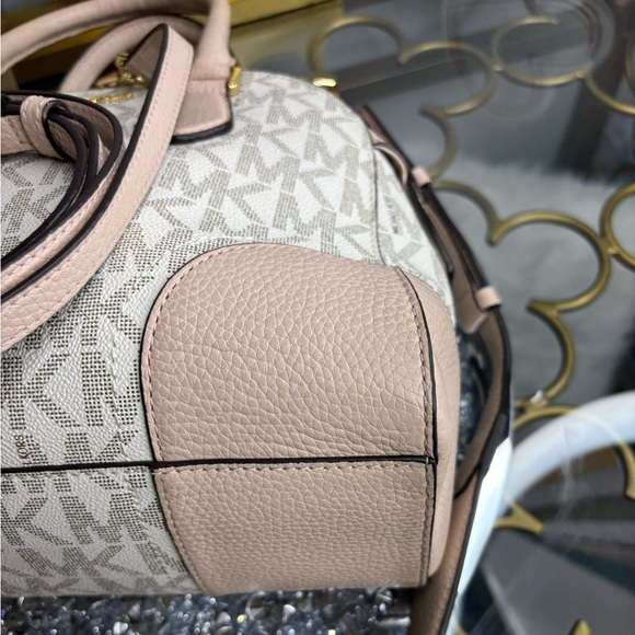 Michael Kors Hattie MK Signature Bowling Satchel Bag NWOT - Picture 15 of 16